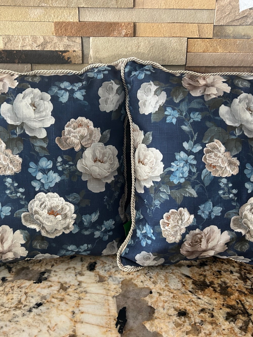 NWT Navy Floral Accent Pillow Set